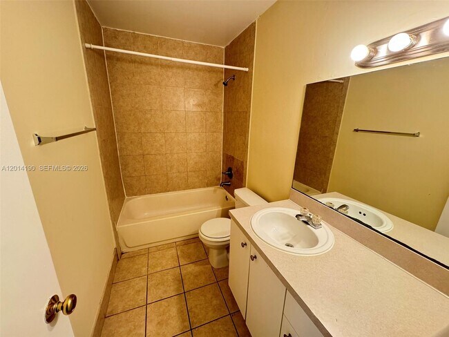 Building Photo - 415 Executive Center Dr