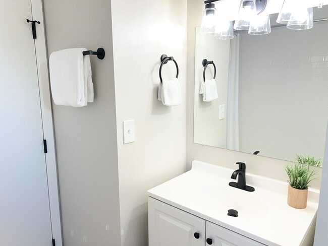 Building Photo - 7034 Rockhaven Pl