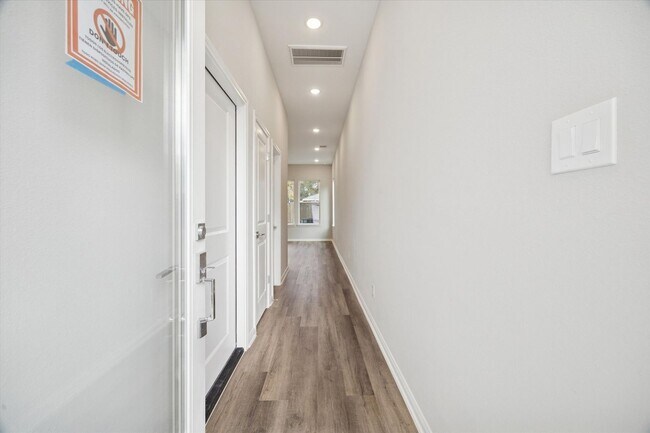 Building Photo - Brand New Construction in Clark Meadows!