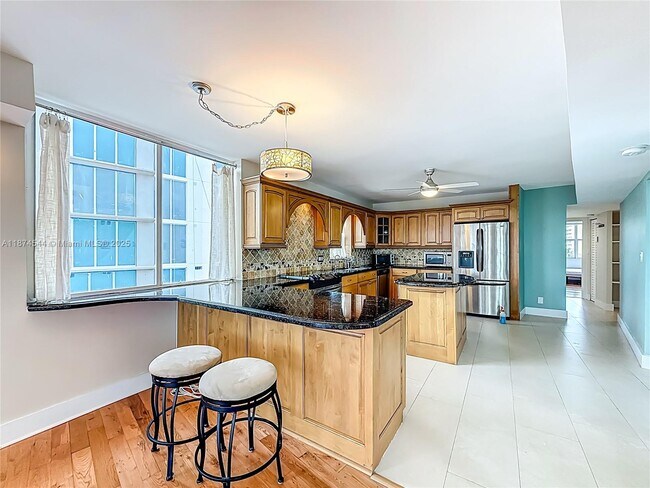 Building Photo - 401 N Riverside Dr