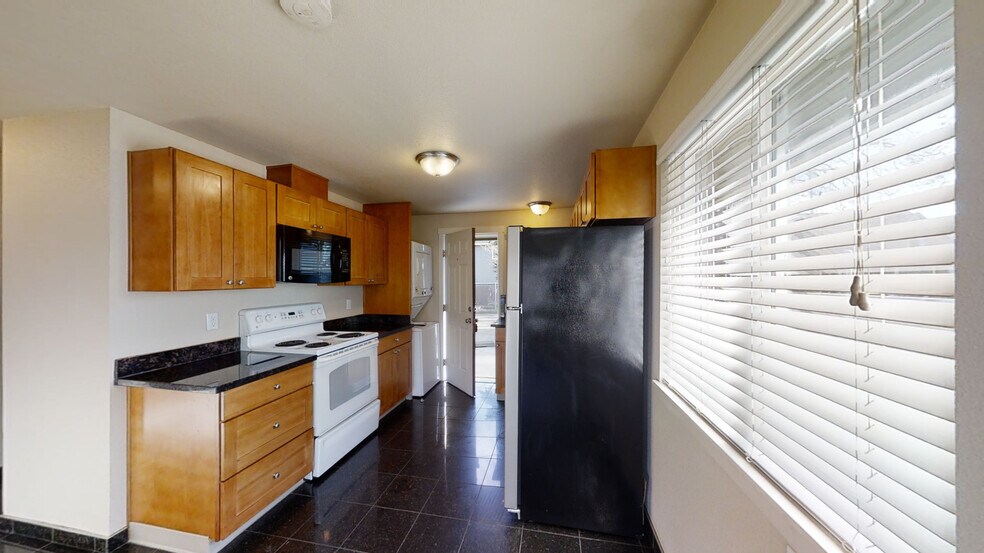 Kitchen - 12009 C St S