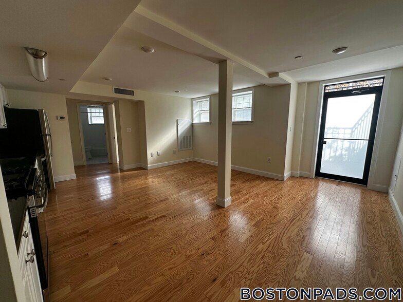 Building Photo - 1 Langdon St