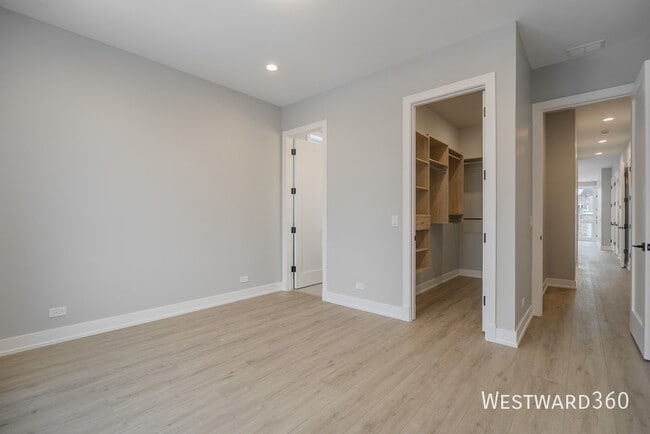 Building Photo - 3738 S Calumet Ave