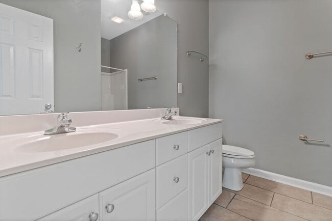 Building Photo - 211/213 Lloyd Street