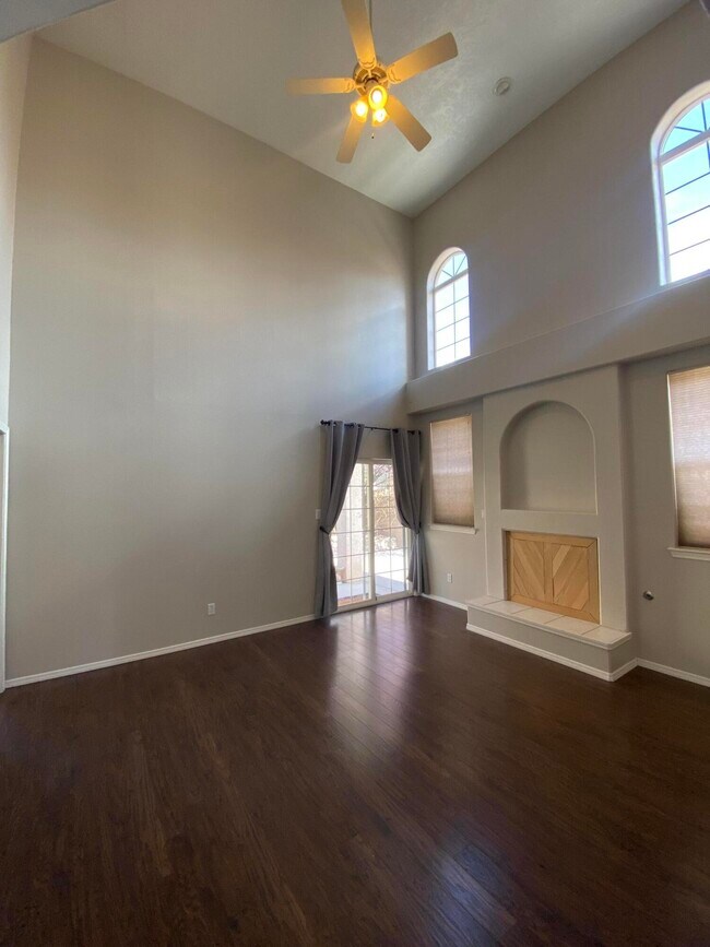 Building Photo - 7305 Peregrine Rd NE