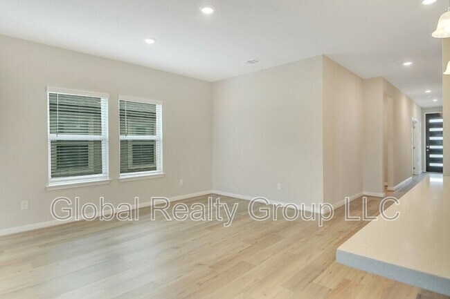 Building Photo - 1247 Meyers Mdw