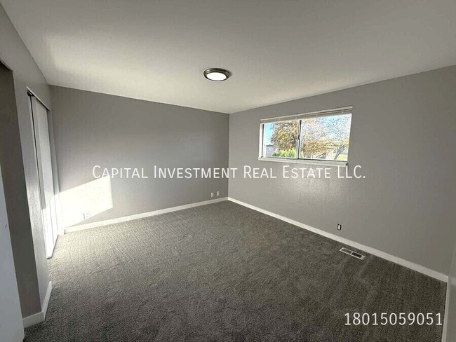 Building Photo - 3842 Dean Dr