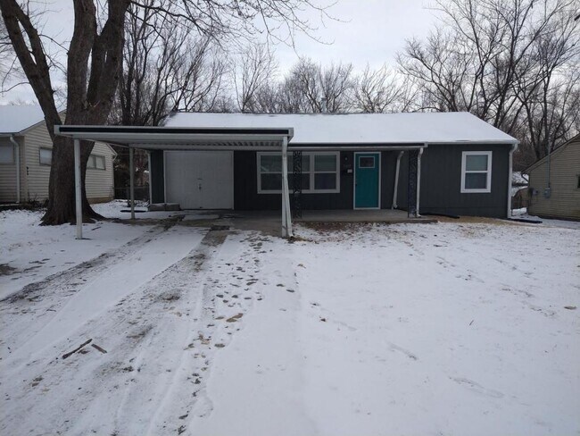 Building Photo - 11415 Palmer Ave