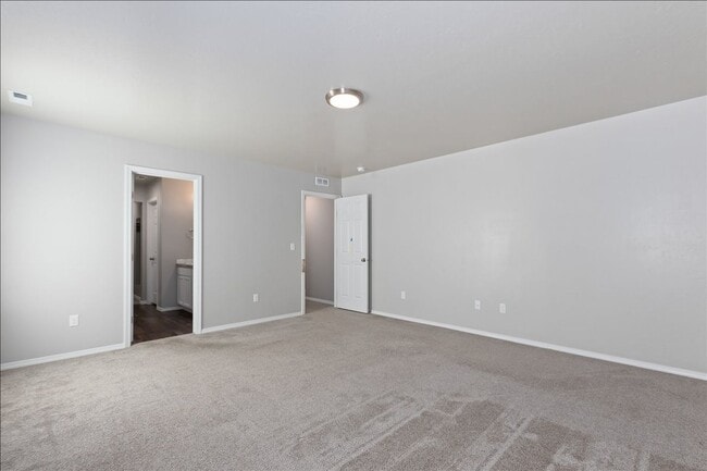 Building Photo - 2044 Kodiak St