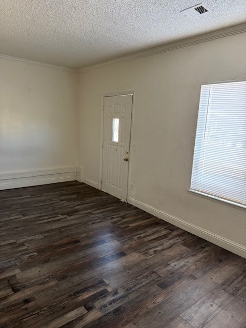 Building Photo - 7415 Circle Dr
