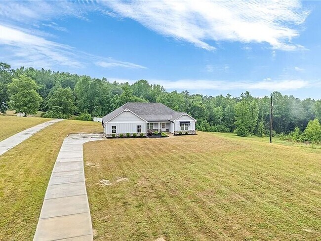 Building Photo - 285 Co Rd 44