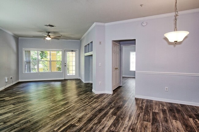 Building Photo - 2 bedroom/2 bath, 1st floor unit with a 1-car garage!