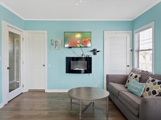 Building Photo - 3801 1st Ave S