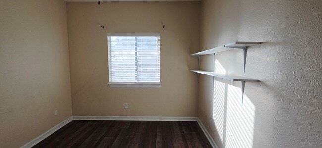Building Photo - Charming 4-Bedroom Home in West El Paso – Spacious & Comfortable!