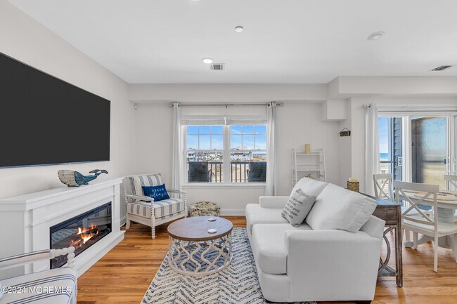 Building Photo - 1515 Ocean Terrace