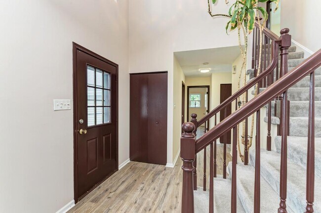 Building Photo - 1413 Skylark Ln