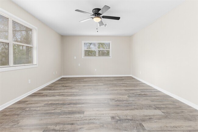 Building Photo - 804 Avenue I