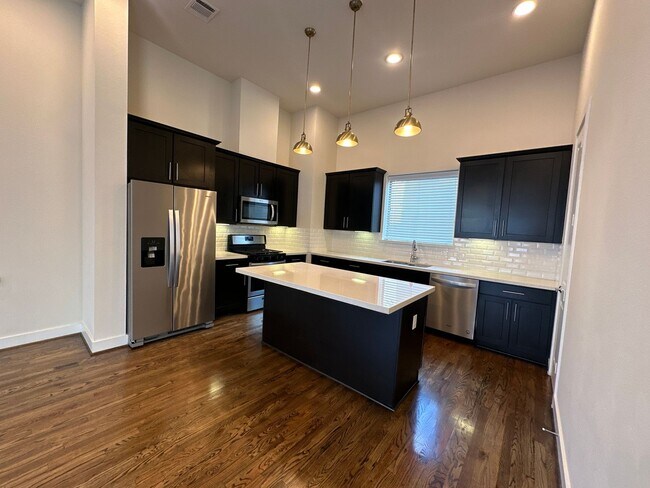 Building Photo - For Lease | 3 Bed, 3.5 Bath | 2,138 Sq Ft ...