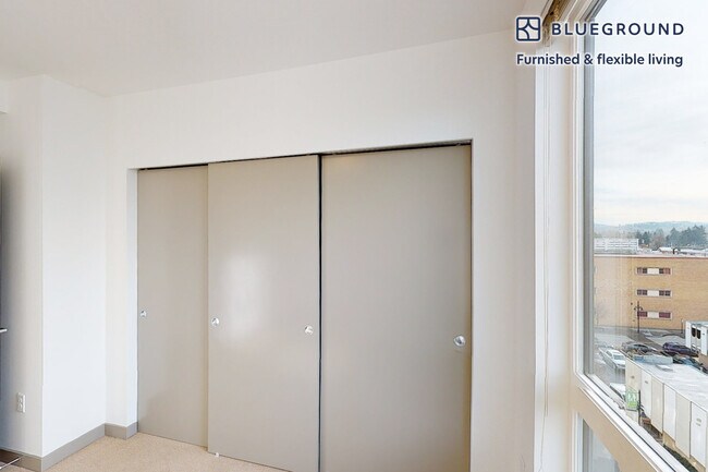 Building Photo - 109 S Division St