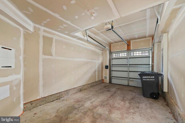 Building Photo - 1733 Dunnington Pl