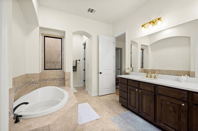 Building Photo - 17408 Wildrye Dr