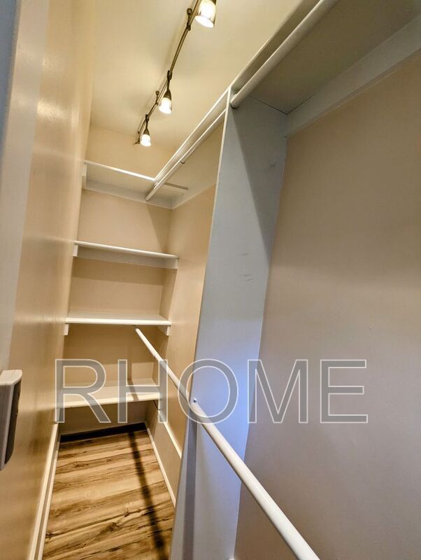 Building Photo - 86 B St E