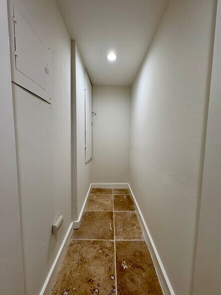 Building Photo - 5671 Cabot Dr