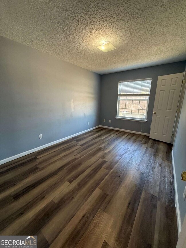 Building Photo - 107 Cypress Bend