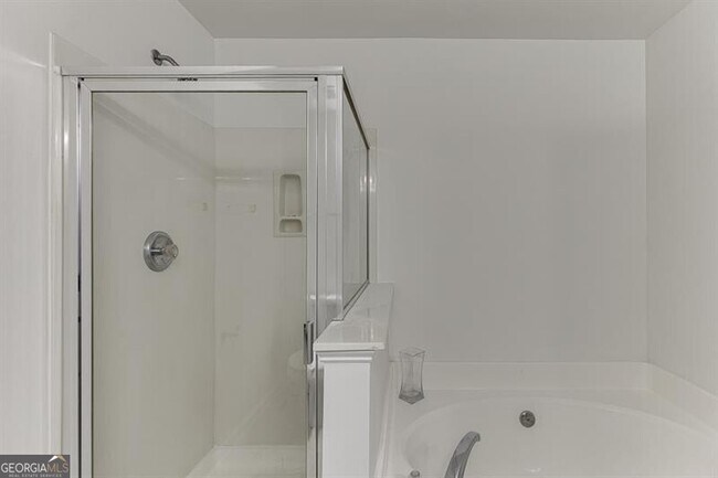 Building Photo - 805 Tulip Poplar Way