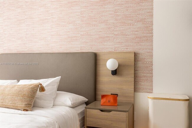 Building Photo - 159 NE 6th St