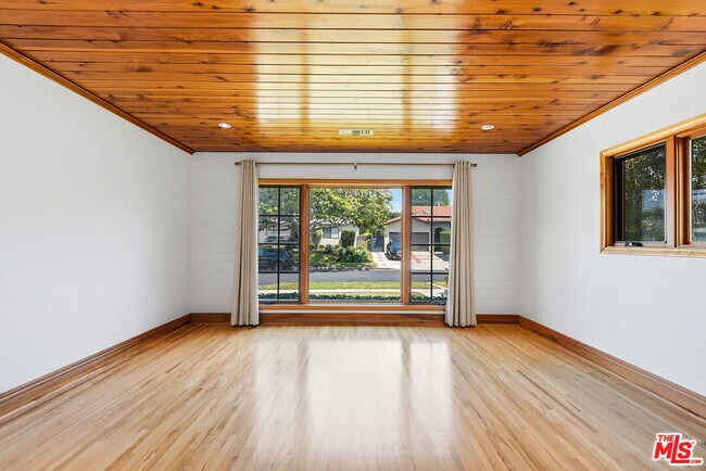 Building Photo - 7424 W 81st St