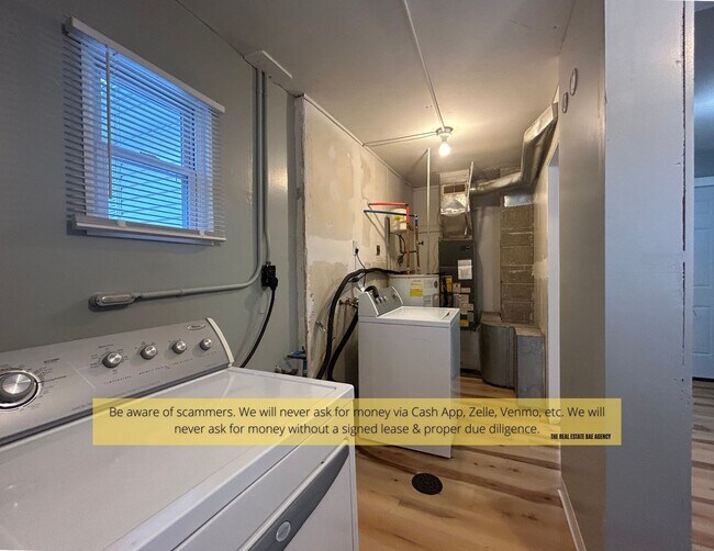 Building Photo - 1502 Trampe Ave