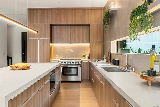 Building Photo - 17827 Miranda St