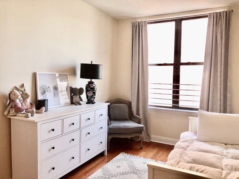 Building Photo - 4315 Park Ave