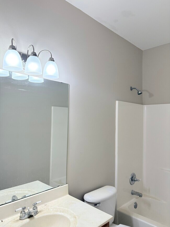 Building Photo - 2635 Danhaven Dr