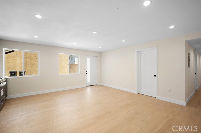 Building Photo - 1009 W Angeleno Ave