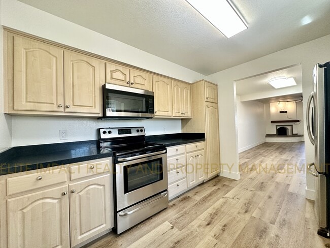 Building Photo - 4259 E Blanton Rd