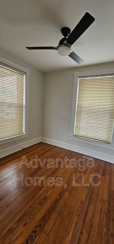 Building Photo - 4523 Wyoming St