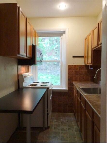 Building Photo - 15 University Rd