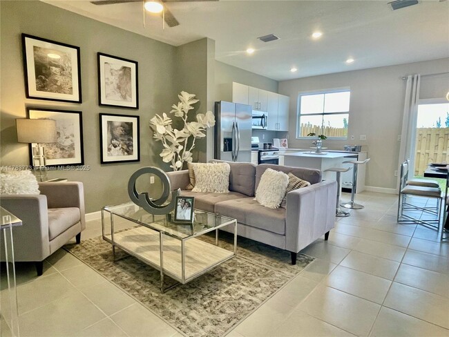 Building Photo - $2,350