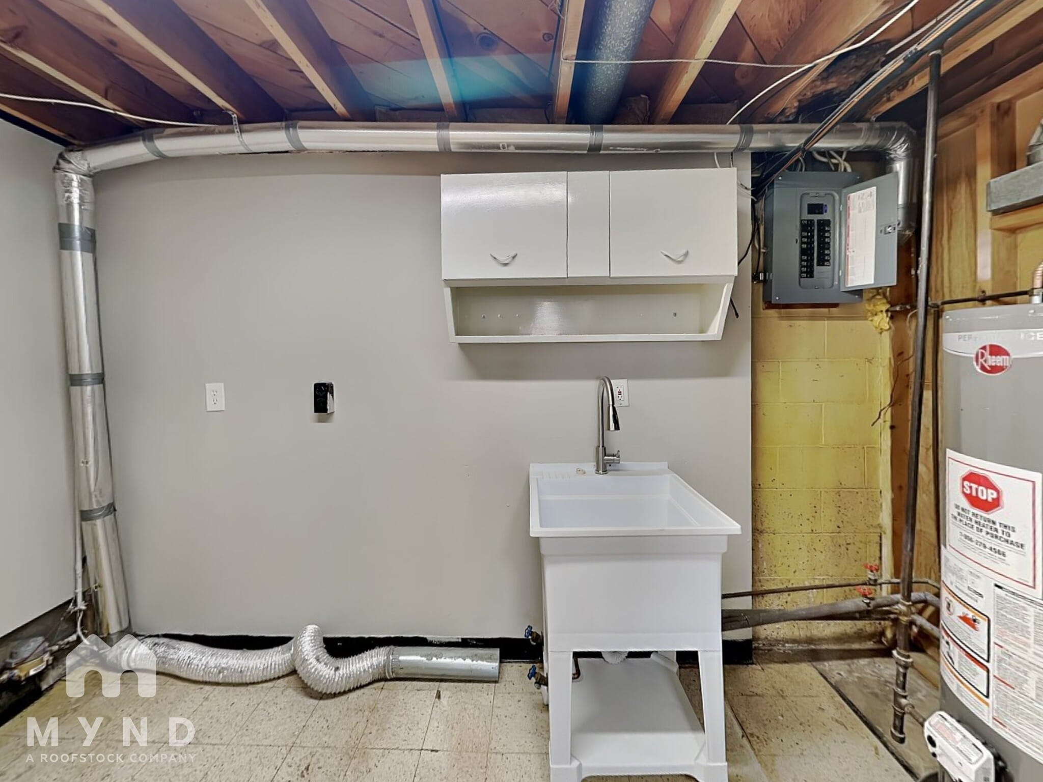 Building Photo - 2911 N Gresham Rd