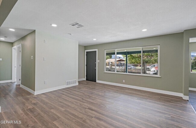 Building Photo - 10096 Ontario Ave