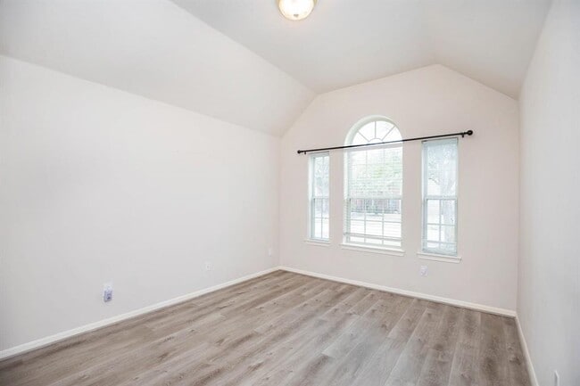 Building Photo - 2710 Falcon Knoll Ln
