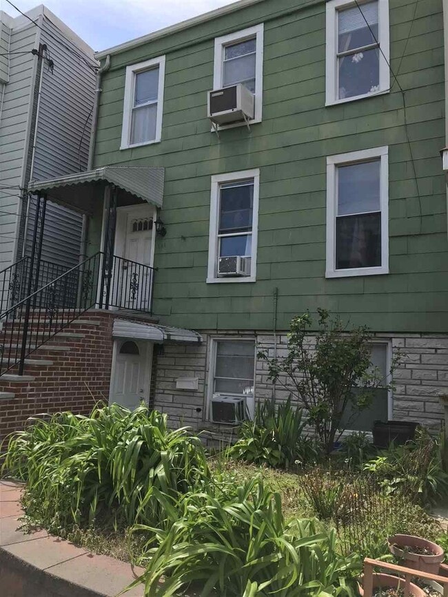 263 Ogden Ave 263 Ogden Ave Jersey City NJ 07307 Apartment Finder