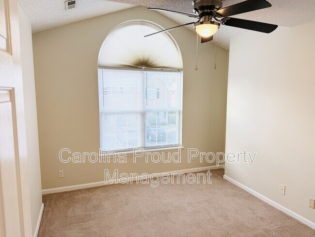 Building Photo - 2932 Mulberry Ln