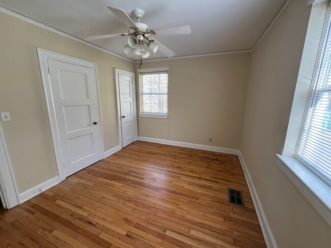 Bedroom-Front - College Street Quad