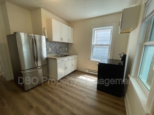 Building Photo - 262 Morton Ave