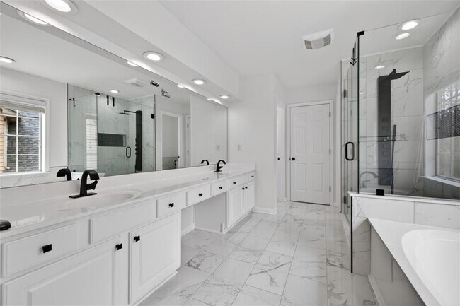 Building Photo - 5008 Bethpage Dr NE