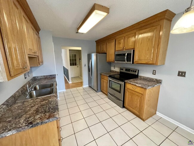 Building Photo - 206 Millstone Way