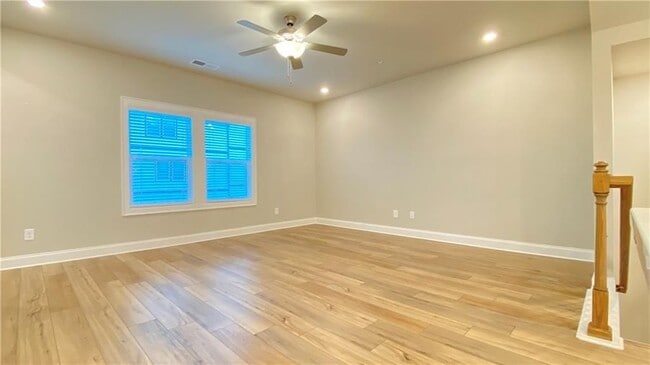 Building Photo - 1040 Knoxboro Ln